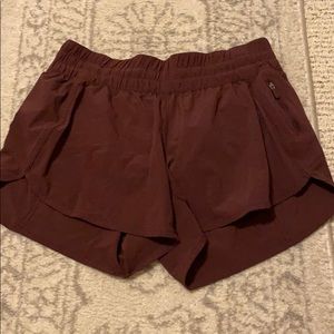 Lululemon tracker shorts